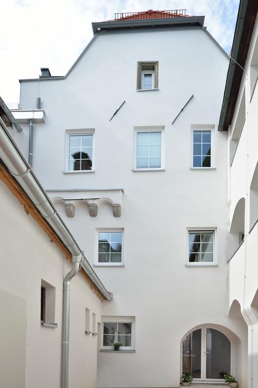 Appartement-Hotel Gh Zum Goldenen Schiff إنس المظهر الخارجي الصورة