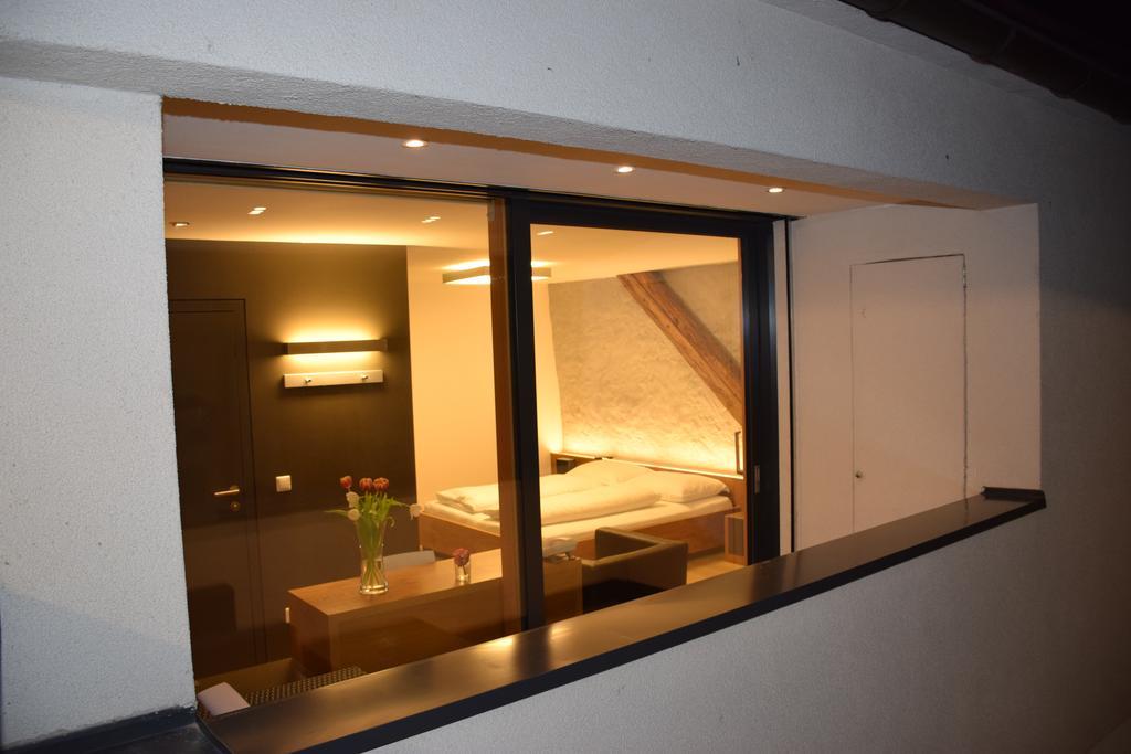 Appartement-Hotel Gh Zum Goldenen Schiff إنس الغرفة الصورة