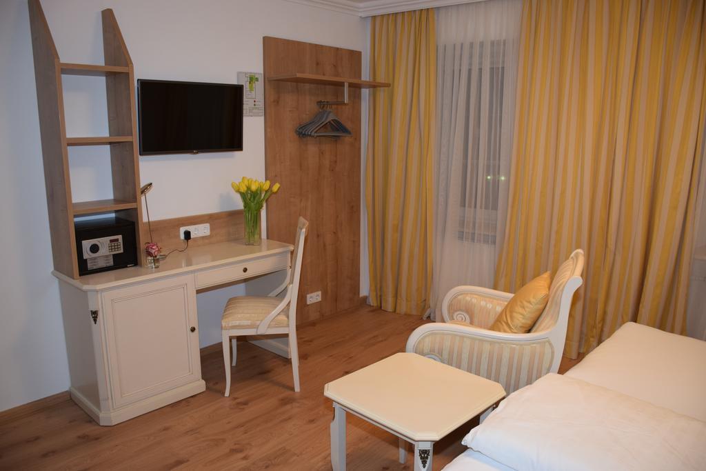 Appartement-Hotel Gh Zum Goldenen Schiff إنس المظهر الخارجي الصورة